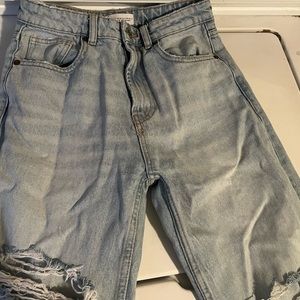 ZARA STRAIGHT LEG JEANS